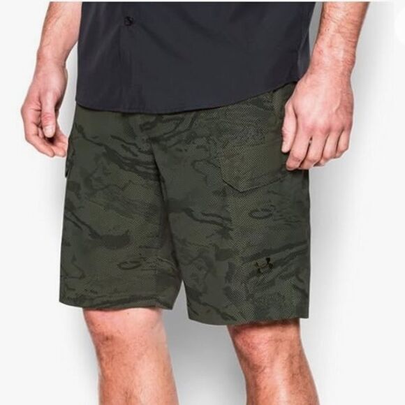 Under Armour Heatgear Loose Hybrid Camo Cargo Shorts Hunting Fishing Green Sz 36 - Picture 1 of 15
